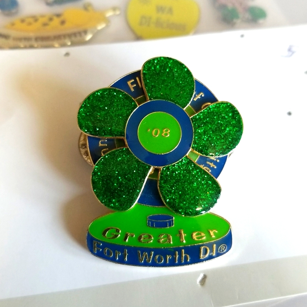 GREEN Glitter FAN , MOVABLE BLADES PIN